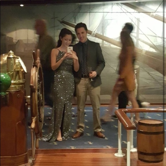 Forever21 | Halter Floor-length Glitter Gown - Picture 2 of 8